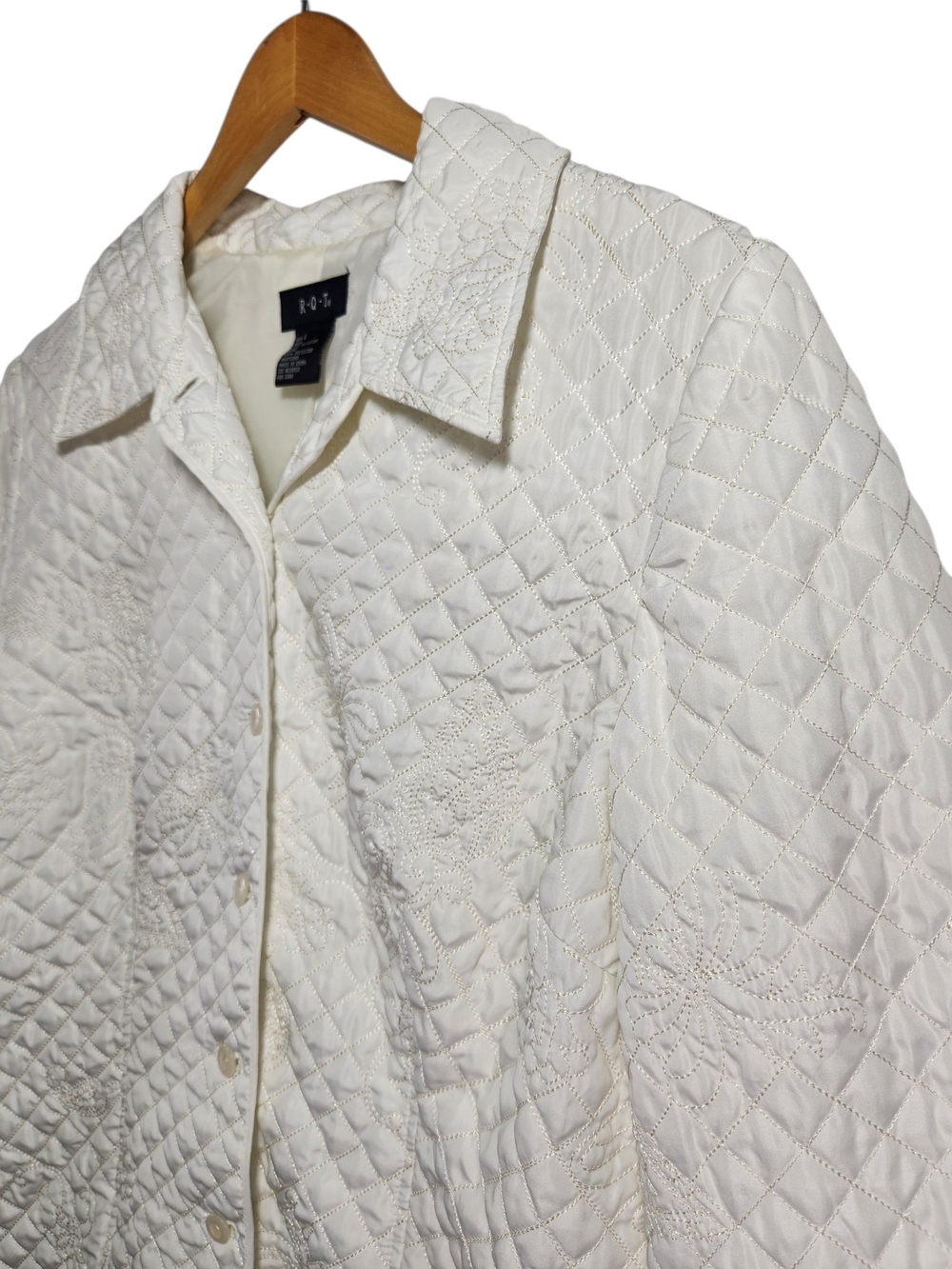 R.Q.T Women's Quilted Embroidered Jacket Ivory Floral Button Front Lined Size L - Picture 3 of 16